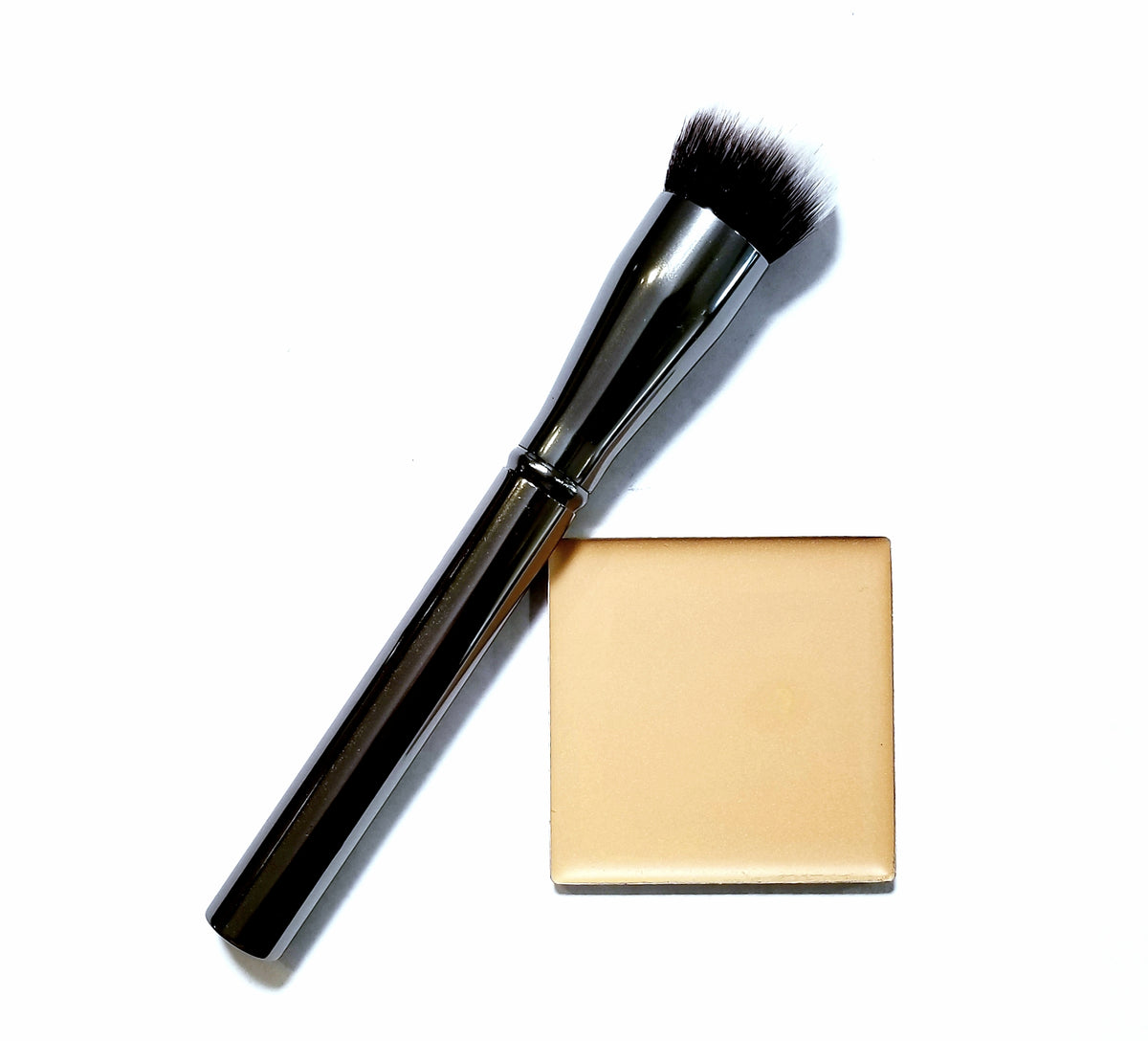 The Magic 3 in 1 Foundation and application brush